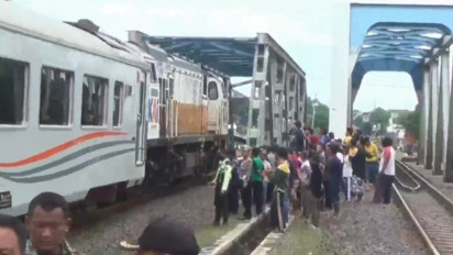 Kereta Argo Sindoro Tabrak Sepeda Motor di Kabupaten Kendal, 2 Pelajar Tewas