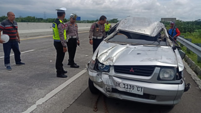 Ban Pecah, Minibus Rombongan Pemudik dari Bali Terlibat Laka Tunggal di Tol Paspro KM 835