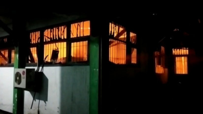 Diduga Korsleting Listrik, Kantor DKKP Kota Kediri Terbakar