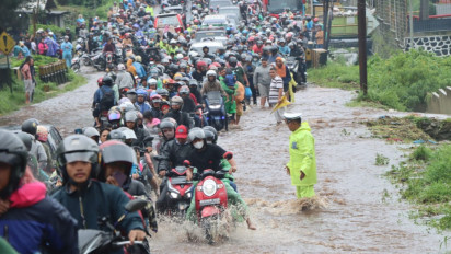 Detik-detik Banjir Bandang Terjang Kawasan Wisata Sembahe, Mobil Hanyut Terbawa Arus