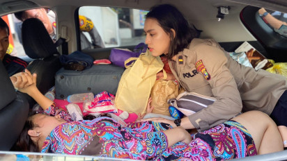 Terjebak Antrian, Polisi Evakuasi Wanita Hamil Alami Kontraksi di Pelabuhan Bakauheni
