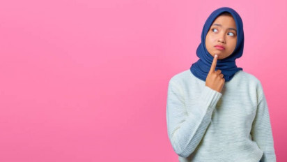 Wanita Serumah dengan Kakak Ipar Pria, Haruskah Berkerudung di Dalam Rumah? Ini Jawaban Buya Yahya