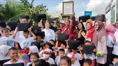 Peringati Hardiknas, Pemkot Madiun Bagikan 9400 Laptop Gratis untuk Siswa SD dan SMP, Ini Kata Anak-anak