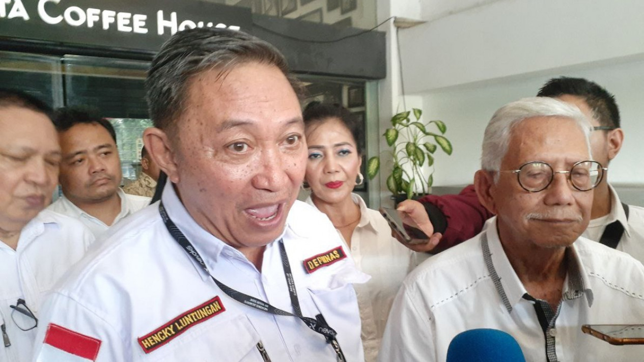 Prabowo Dapat Mesin Tambahan untuk Menang Capres 2024, Bukan Relawan
            - galeri foto