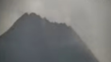 Gunung Merapi Luncurkan 3 Kali Guguran Lava Pijar ke Arah Barat Daya