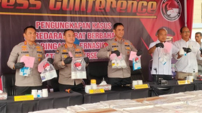 Polisi Geruduk Gudang Penyimpan Puluhan Juta Obat Keras Ilegal Jenis Eximer dan Tramadol Jaringan Internasional