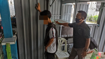 Bobol Konter dan Curi 10 Unit HP, Seorang ABG Ditangkap Opsnal Reskrim Polres Sumbawa Barat