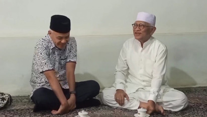 Ganjar Pranowo Sowan ke Gus Mus di Rembang, Ini yang Dibicarakan