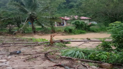 Banjir Bandang Serta Longsor Hantam Nagari Aie Luo Kabupaten Solok, Akses di Jalan Utama Lumpuh Total