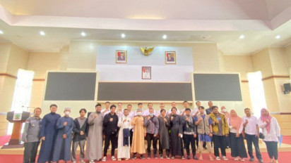 Belasan Mahasiswa Indonesia yang berhasil Dievakuasi dari Sudan Tiba di Makassar