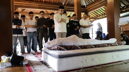 Sekjen Gerindra Muzani Takziah ke Rumah Duka M Taufik, Menjadi Imam Salat Jenazah