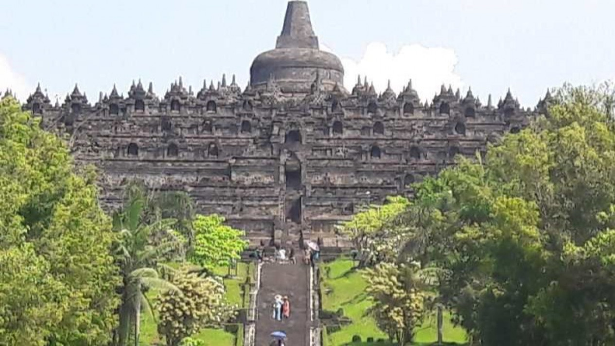 Kuota Naik Candi Selalu Penuh, Kunjungan Wisatawan di Borobudur Masa Lebaran Capai 91.525 orang
            - galeri foto