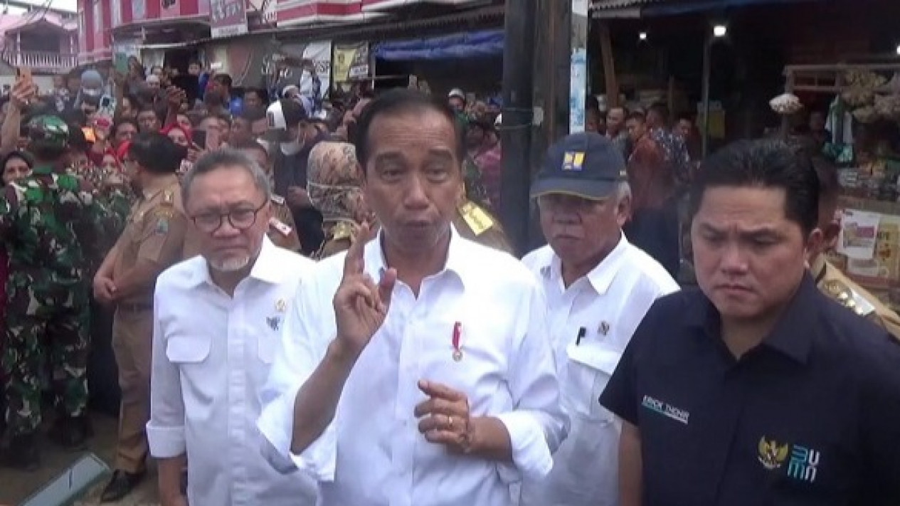 Kunjungi Pasar Natar Lampung, Ternyata Ini Agenda Presiden Jokowi!
            - galeri foto