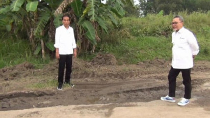 Presiden Jokowi  Tinjau Jalan Rusak di Lampung, Ini Alasan Perbaikan Diambil Alih Pemerintah Pusat