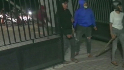 Detik-detik Geng Motor Serang Warga di Makassar