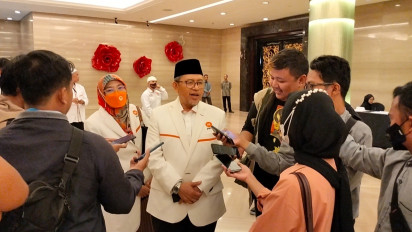 Anggota DPR Saling Lempar saat Ditanya soal Gaji dan Tunjangan