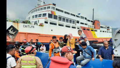 Kebakaran Kapal Ferry Royce Berhasil Dipadamkan