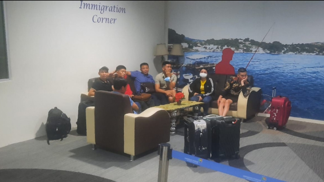 Alasan Berwisata Coba Kecohkan Petugas, 7 Warga Vietnam dan 1 Warga Malaysia Ditolak Masuk Sumatera Utara
            - galeri foto