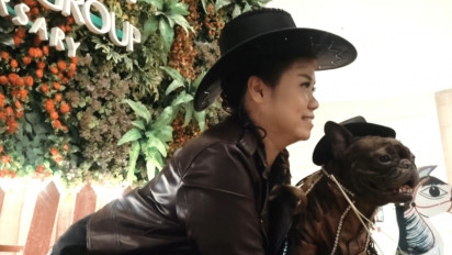 Unik! Ratusan Anjing Ras Berbusana Ala Cowboy dan Cowgril 80’s Rayakan Ultah Mercy si French Bulldog