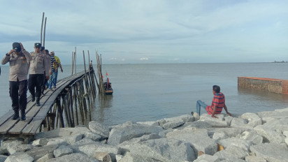 Nelayan Temukan Kontainer Tak Bertuan Terapung di Laut Karimun, Asal dan Isi Kontainer Belum Diketahui
