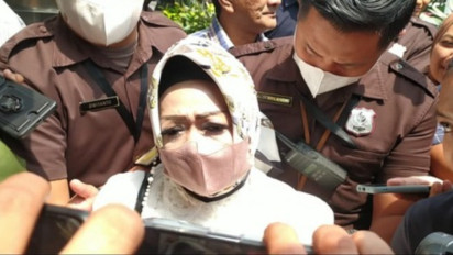 Kadinkes Lampung 'No Comment' Usai Klarifikasi LHKPN: Tanya Saja KPK