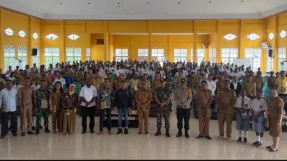 Pj Bupati Mappi Michael Gomar dan Billy Mambrasar Stafsus Presiden RI Luncurkan Program Mantap