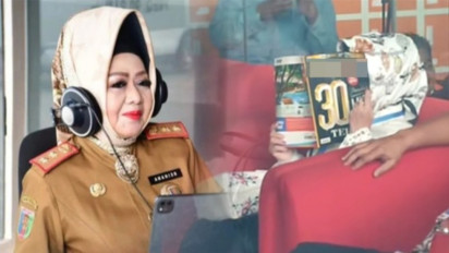 Kadinkes Lampung, Reihana Menutup Muka saat Akan Temui KPK, Netizen Salah Fokus: Kayak Gadis Belia