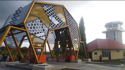 Promosi Wisata Mulai Ditampilkan di Bandara Sumbawa Jelang MXGP Samota