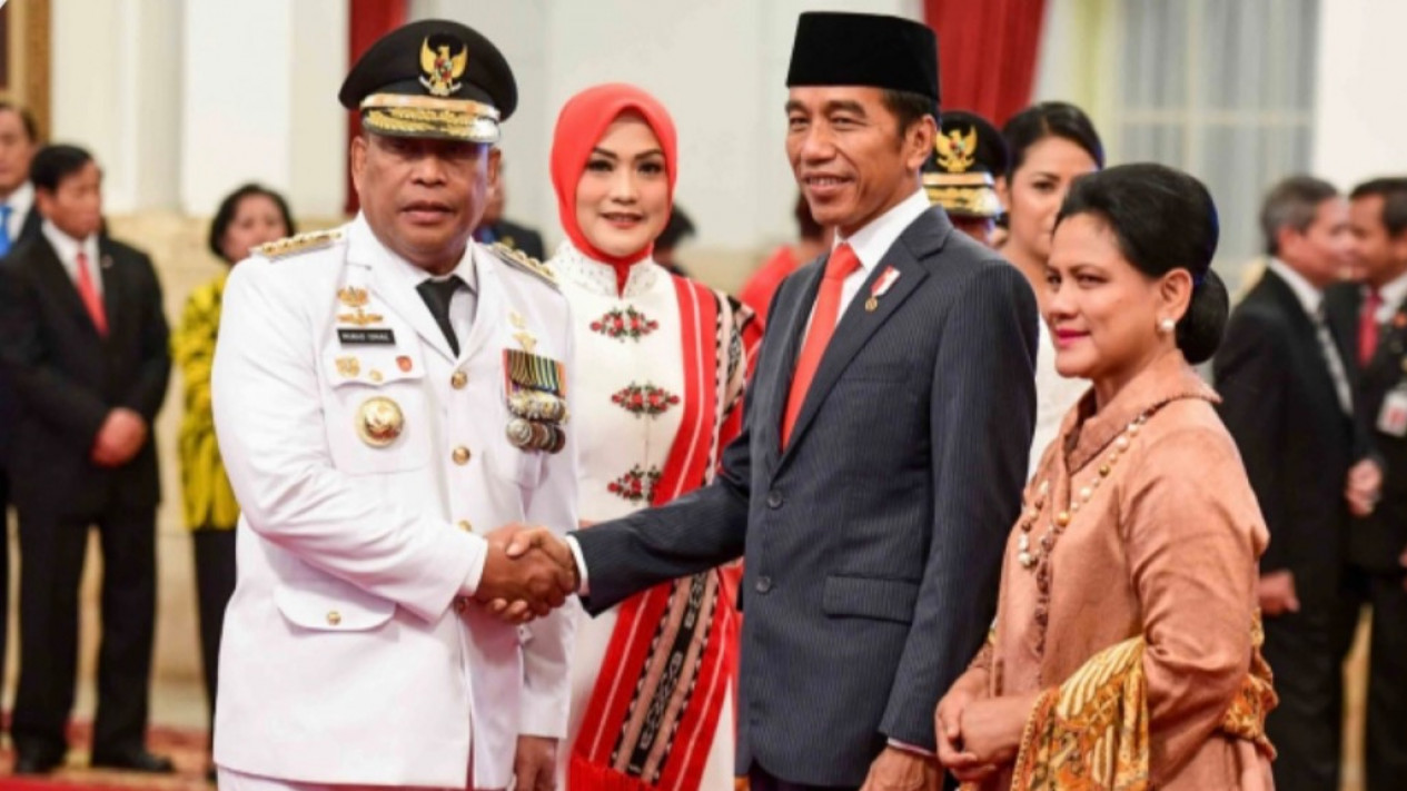 Istrinya Pindah Partai, Gubernur Maluku Murad Ismail Dipecat Megawati sebagai Ketua PDIP Maluku
            - galeri foto