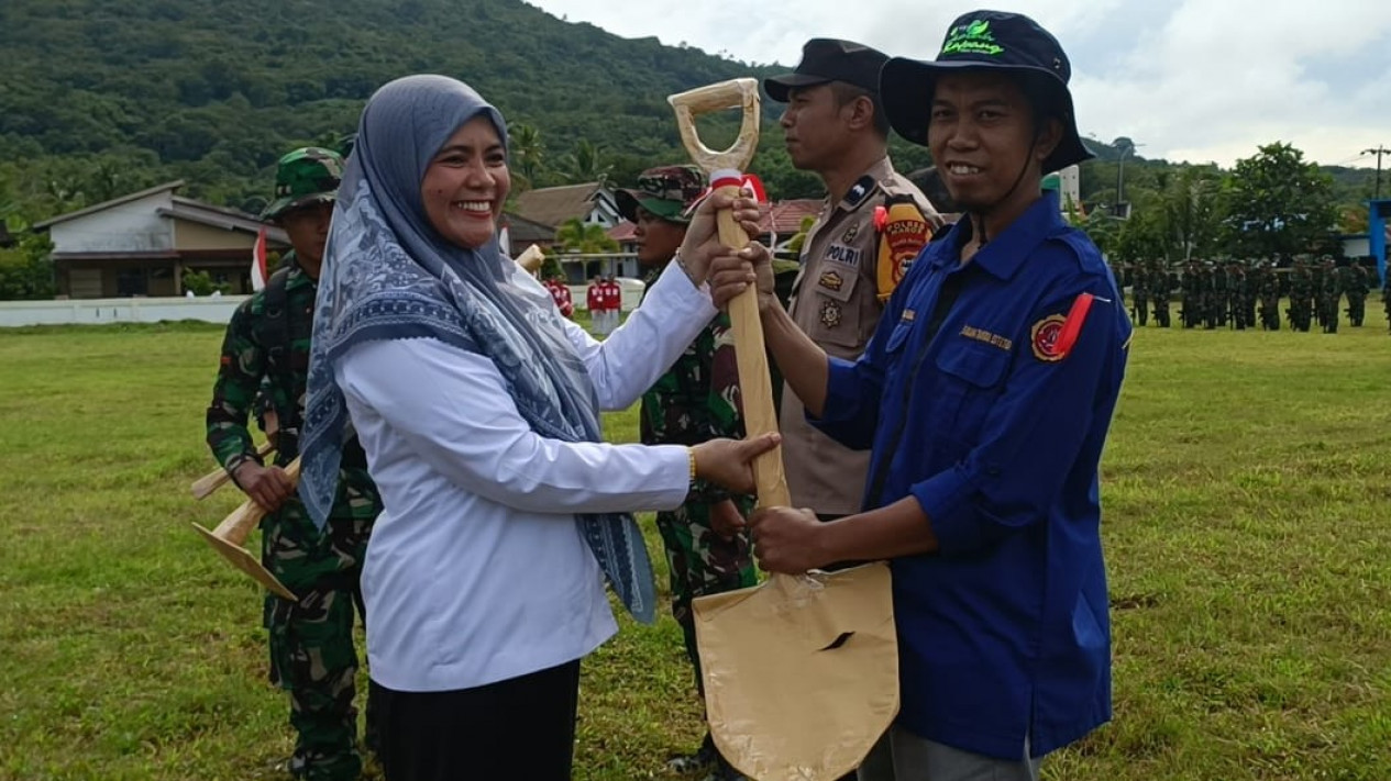 TMMD Ke-116 di Maros Fokus Rintis Jalan di Pelosok
            - galeri foto
