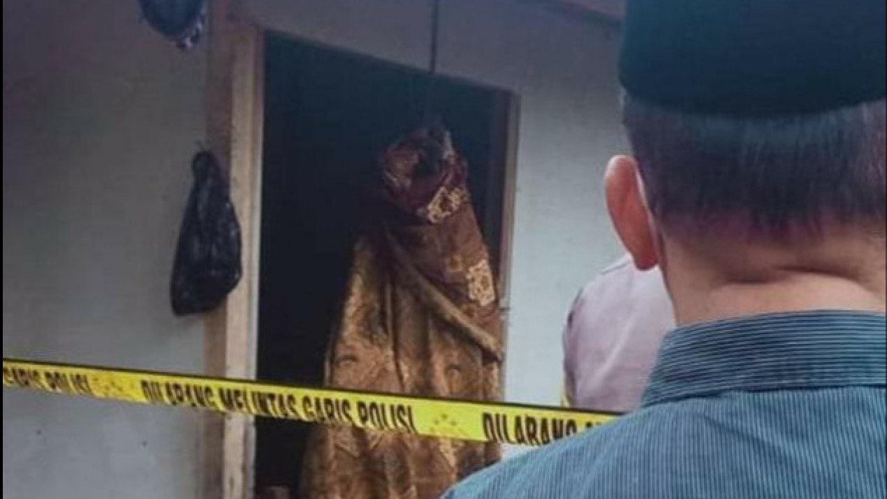 Hendak Diantar Pijat, Kakek asal Malang Tewas Gantung Diri di Bingkai Pintu Kamarnya
            - galeri foto