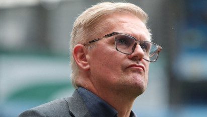 Ayah Erling Haaland Bantah Tudingan Dia Melempar Kacang ke Suporter Real Madrid