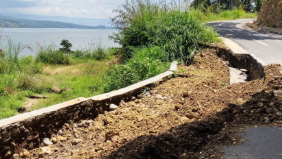 Baru Selesai Dikerjakan, Jalan Ringroad Tambun Raya-Sipolha, Dana Bantuan Pusat Kawasan Superprioritas Danau Toba Senliai Rp16 M Lebih, Sudah Mulai Retak dan Amblas