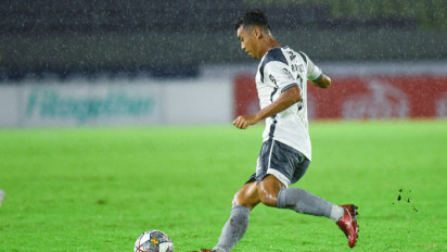 Persib Bandung Perpanjang Kontrak Abdul Aziz, Tetap Gunakan Nomor 8 Hingga 2026