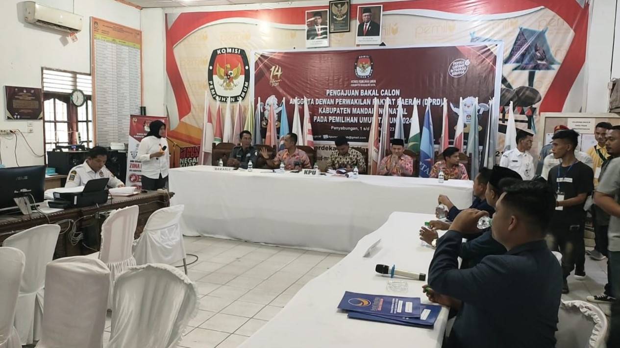 Nasdem, Partai Pertama Pendaftar Caleg di KPUD Madina
            - galeri foto