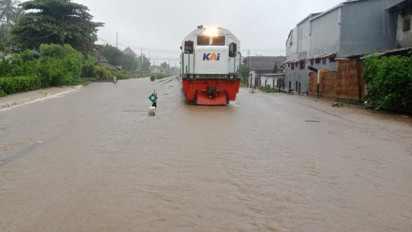 Rel Terendam Banjir, KA Sritanjung Rute Banyuwangi – Yogyakarta Ngadat 1 Jam