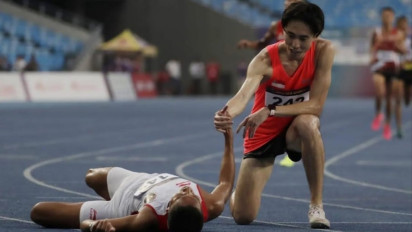 Saat Atlet Atletik Singapura Junjung Fair Play di SEA Games, Bantu Atlet Indonesia Meski Tertinggal 