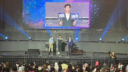 Mew Suppasit Makan Seblak di Indonesia, Fans Histeris!