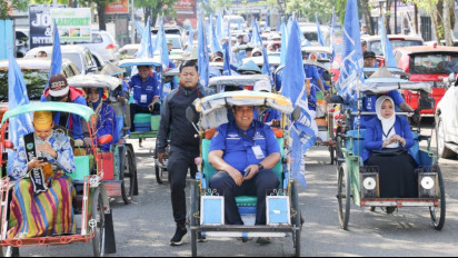 35 Bacaleg PAN Maros Naik Becak Daftar ke KPU