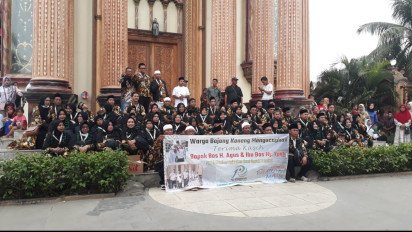 Viral! Sultan Bojong Koneng Umrahkan Ratusan Warga, Haji Agus Bayarin Biaya Lain-lainnya Juga