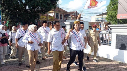 Yoda Jebolan Indonesia Idol Mendaftar ke KPU Bersama 50 Bacaleg Partai Gerindra Kebumen