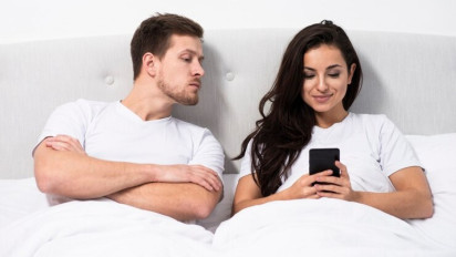 5 Arti Mimpi Pasangan Berselingkuh, Nomor 3 Justru Pertanda Hubunganmu Semakin Awet