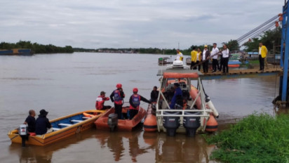 Disaksikan Istrinya, Ketua DPD Golkar Kubu Raya Nekat Bunuh Diri dengan Terjun ke Sungai