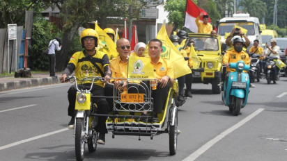 Tunggangi Betor, Ijeck dan Pengurus DPW Partai Golkar Sumut Daftarkan Bacaleg