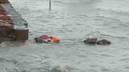 Seorang Nelayan di Sampang, Madura, yang Hilang 12 Hari Lalu, Ditemukan Tewas di Bibir Pantai Bangkalan