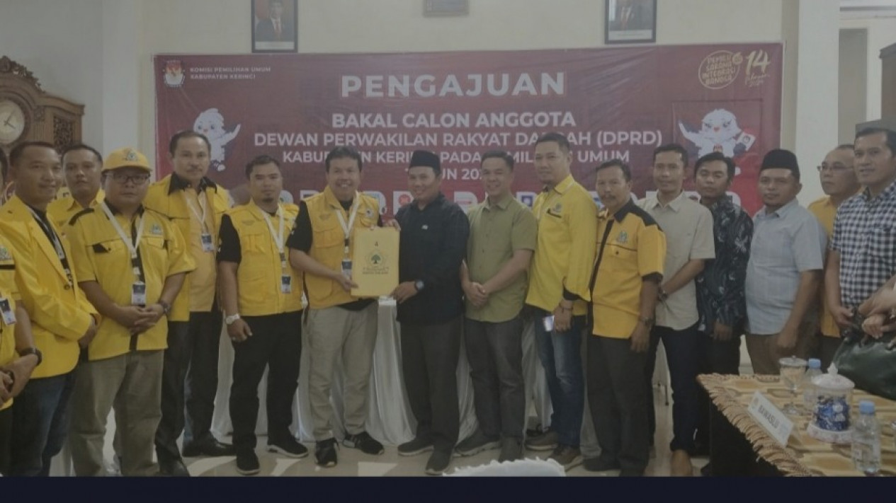 Formasi Lengkap, Ketua DPD II Partai Golkar Optimis Raih Kursi Ketua DPRD Kerinci pada Pileg 2024
            - galeri foto