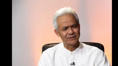 Heboh Foto Pelukan dengan Maria Ozawa, Ganjar Pranowo: Sadis!