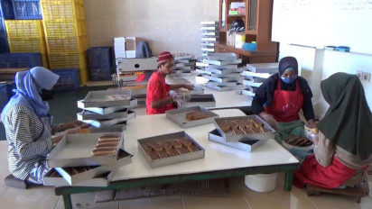 Gegara Harga Telur Naik Produsen Kue di Klaten Perkecil Ukuran Produk