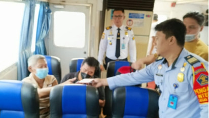 Terbukti Melanggar Peraturan Visa Keimigrasian, 2 WNA Asal Malaysia Dideportasi dari Dumai