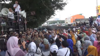 Warga Pulau Lae-lae Demo DPRD Sulsel Tolak Reklamasi